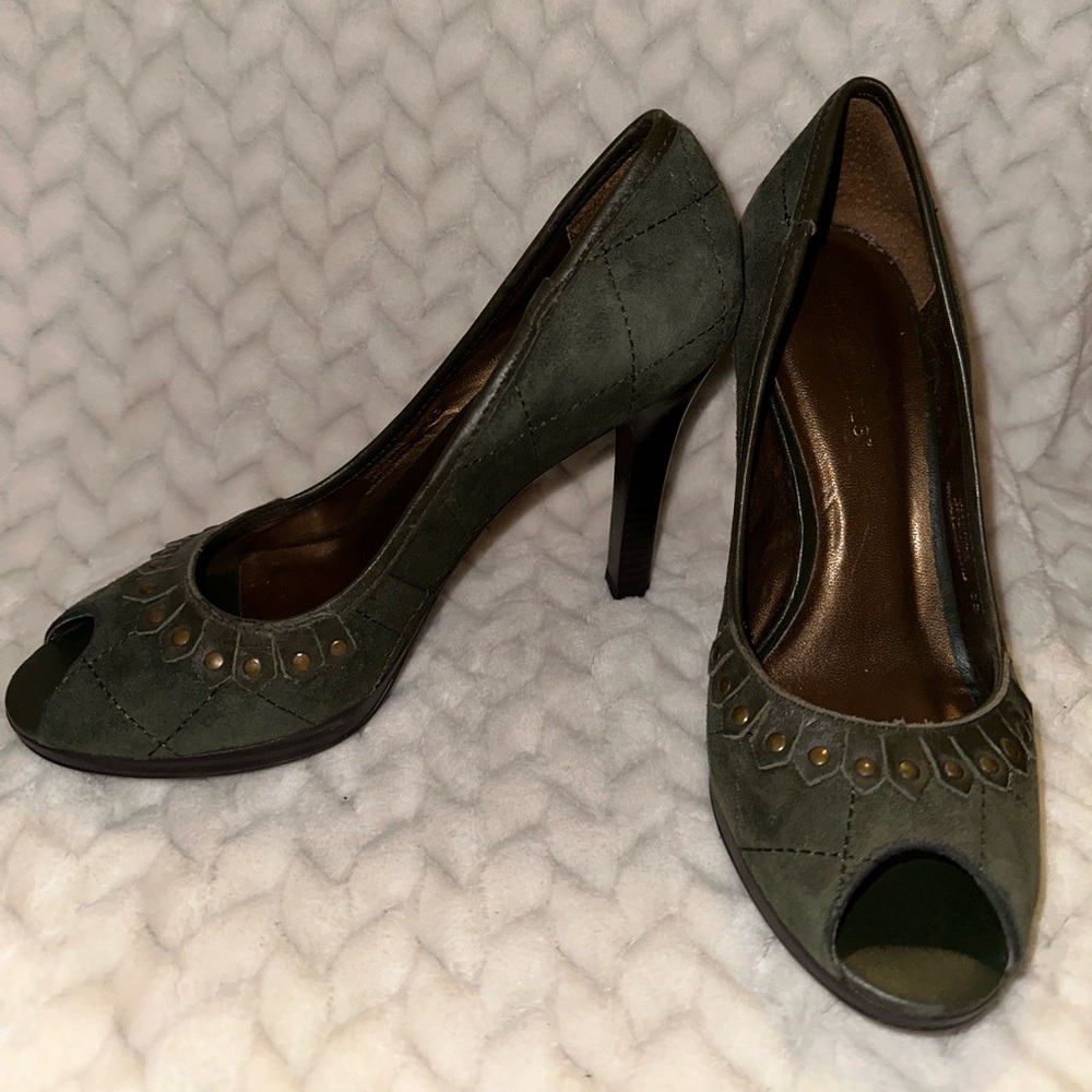 BCBGIRLS Army Green Suede with Pewter details Peep Toe Heels - Size: 6